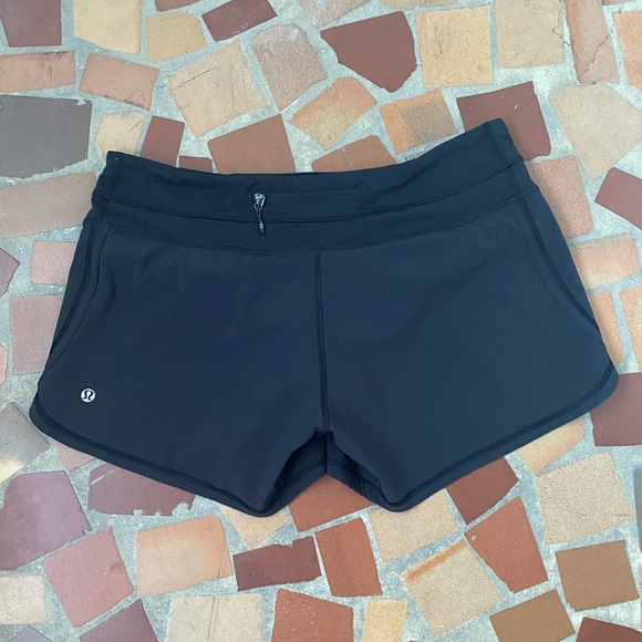Lululemon Women’s Groovy Run Shorts - Picture 2 of 13